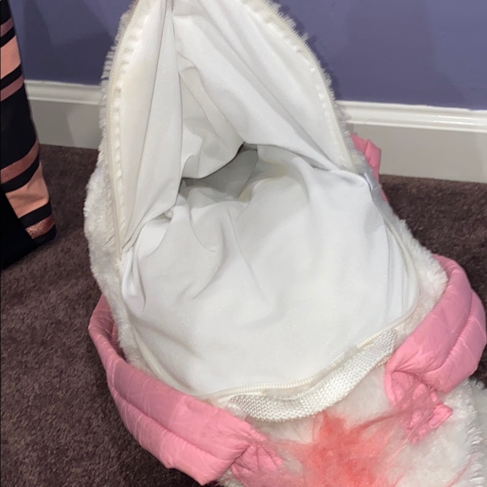 Fluffy Unicorn Backpack 🦄🎒 - Picture 3 of 4